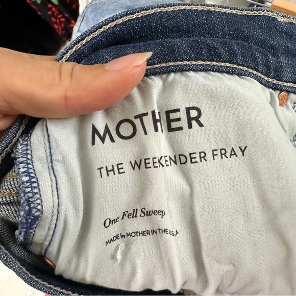 Mother The Weekender Fray One Fell Sweep Jeans sz 32 - Picture 8 of 8